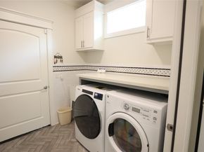 212 Greenwood Street, Houston TX 77011