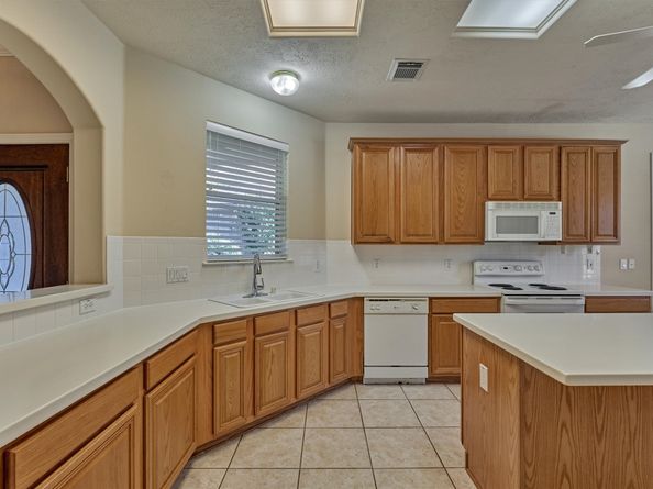 175 W Lilac Ridge Place, The Woodlands TX 77384