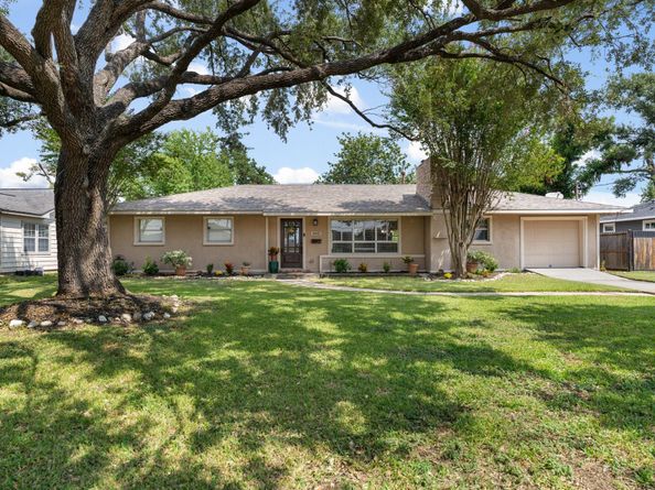 4602 Randwick Drive, Houston TX 77092