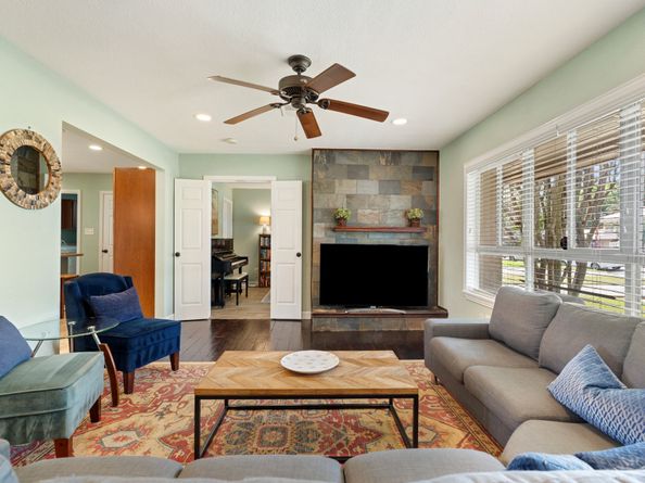 4602 Randwick Drive, Houston TX 77092