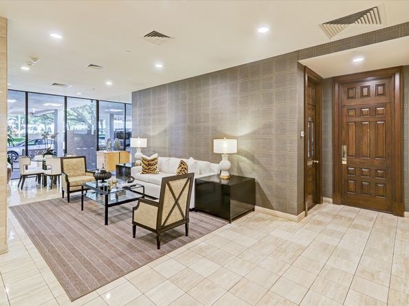 14 Greenway Plaza 23N, Houston TX 77046