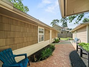 1526 Du Barry Lane, Houston TX 77018