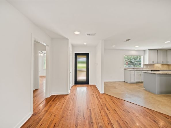 1526 Du Barry Lane, Houston TX 77018