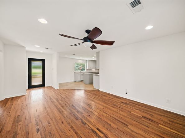1526 Du Barry Lane, Houston TX 77018