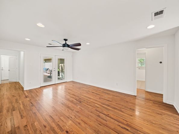 1526 Du Barry Lane, Houston TX 77018