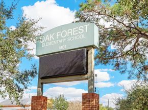 1526 Du Barry Lane, Houston TX 77018