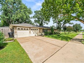 1526 Du Barry Lane, Houston TX 77018