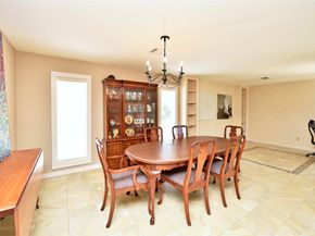 11418 Lakeside Place Drive, Houston TX 77077