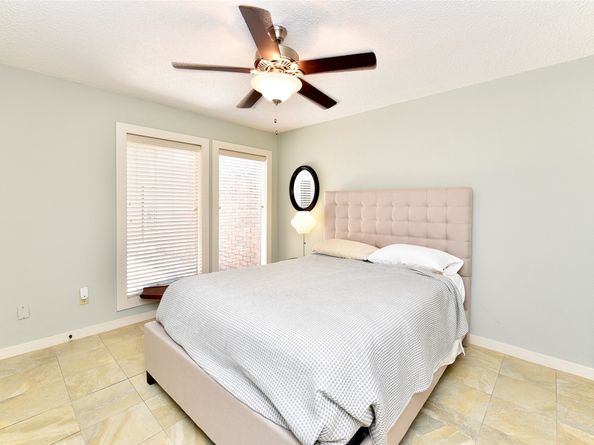 11418 Lakeside Place Drive, Houston TX 77077