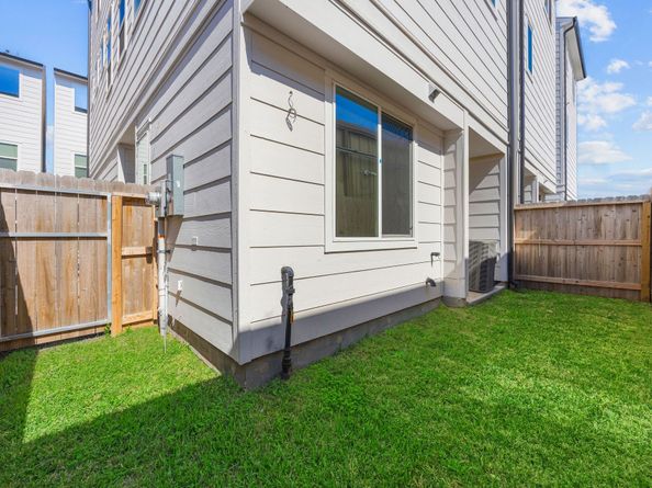 303 Marcella Street K, Houston TX 77091