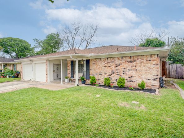 11819 S Nottingham Circle, Houston TX 77071
