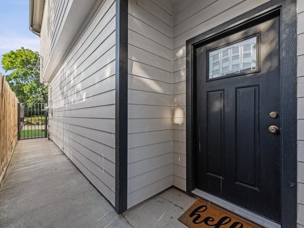 7318 Avenue J, Houston TX 77011