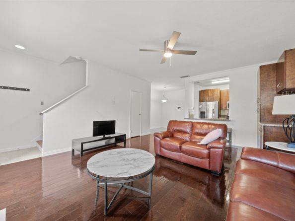 9850 Pagewood Lane 1402, Houston TX 77042