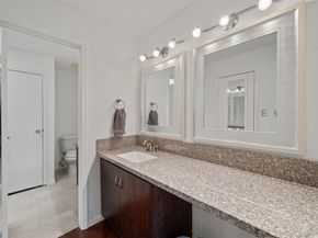 9850 Pagewood Lane 1402, Houston TX 77042