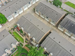 9850 Pagewood Lane 1402, Houston TX 77042