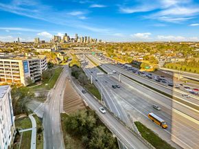 5925 Almeda Road 11406, Houston TX 77004