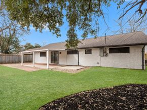 322 E Edgebrook Drive, Houston TX 77034