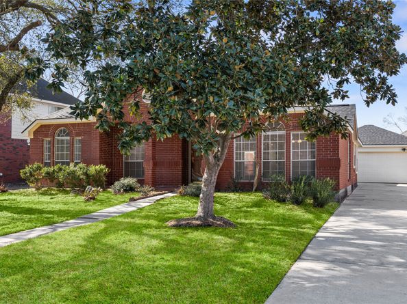 6314 Castle Lane Drive, Houston TX 77066