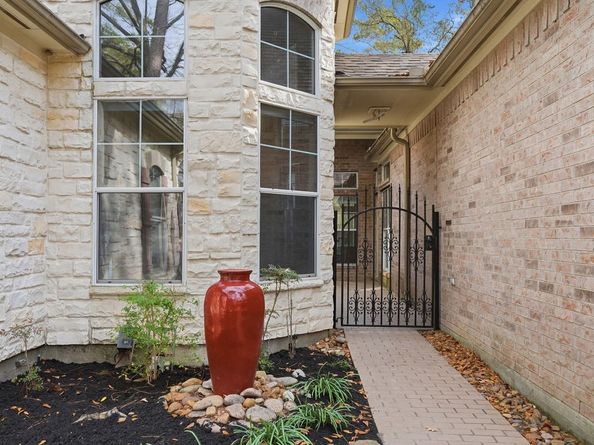 2 Prosewood Drive, The Woodlands TX 77301