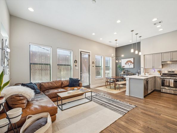 614 Thornton Road D, Houston TX 77018