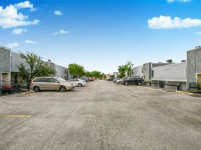 781 Country Place Drive 1017, Houston TX 77079