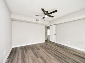 781 Country Place Drive 1017, Houston TX 77079