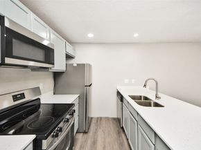 781 Country Place Drive 1017, Houston TX 77079