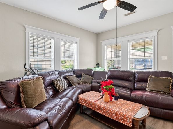 6832 Avenue I, Houston TX 77011