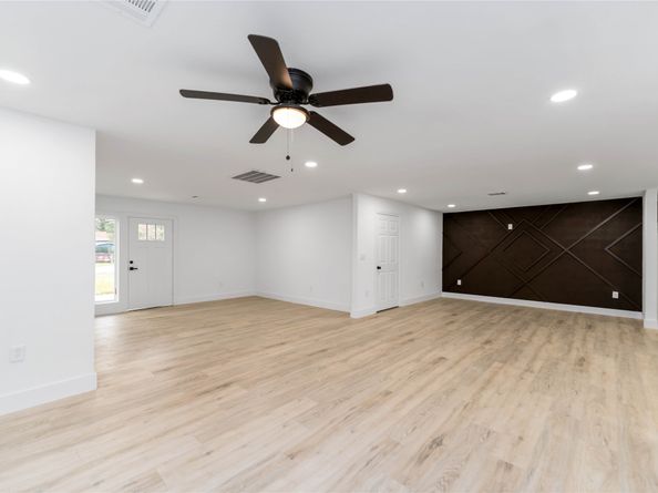 9226 Grady Street, Houston TX 77016