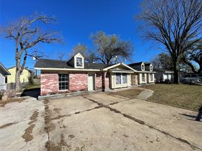 1527 Debeney Drive, Houston TX 77039