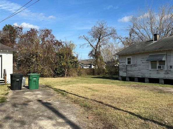 3201 Berry Street, Houston TX 77004