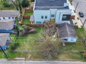 1502 Fairbanks Street, Houston TX 77009