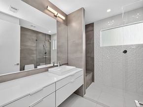 211 Stratford Street, Houston TX 77006