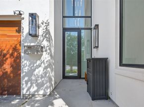 211 Stratford Street, Houston TX 77006