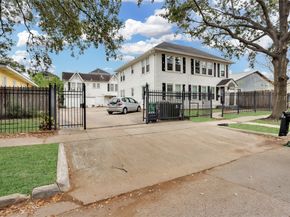 1135 W Clay Street, Houston TX 77019