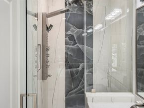 4934 Creekmont Drive, Houston TX 77091