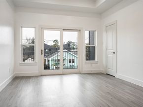 4934 Creekmont Drive, Houston TX 77091