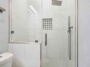 4934 Creekmont Drive, Houston TX 77091