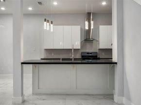 4934 Creekmont Drive, Houston TX 77091