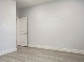 4934 Creekmont Drive, Houston TX 77091