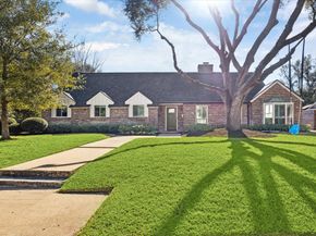 7525 Briar Rose Drive, Houston TX 77063