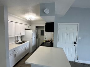 9550 Deering Drive 208, Houston TX 77036