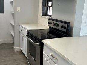 9550 Deering Drive 208, Houston TX 77036