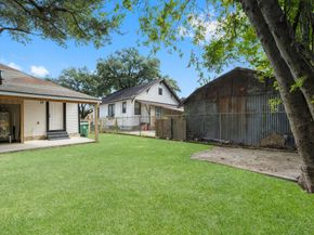 1615 Mckee Street, Houston TX 77009