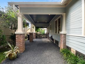 209 E Woodland Street, Houston TX 77009