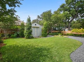 209 E Woodland Street, Houston TX 77009