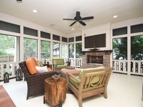 209 E Woodland Street, Houston TX 77009
