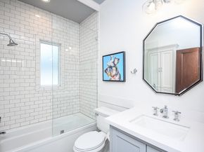 209 E Woodland Street, Houston TX 77009
