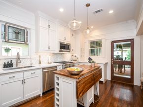 209 E Woodland Street, Houston TX 77009