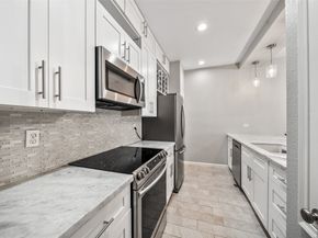346 Wilcrest Drive 346, Houston TX 77042